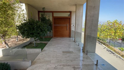Departamento En Venta De 4 Dorm. En Lo Barnechea Everest