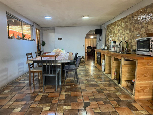 Casa En Venta De 13 Dorm. En Colina