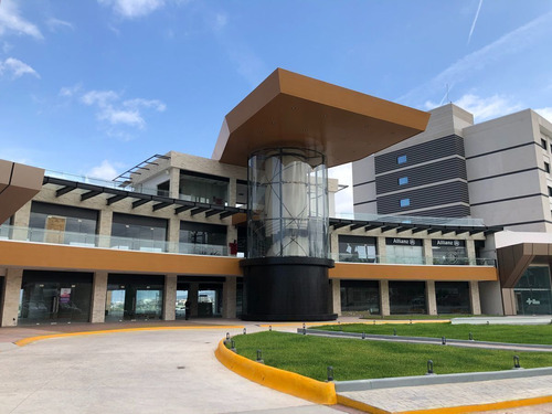 Local Para Oficina En Plaza Alpha Ubicación Estratégica