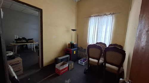Se Vende Propiedad Con Sala De Ventas Y Galpón De 2 Pisos