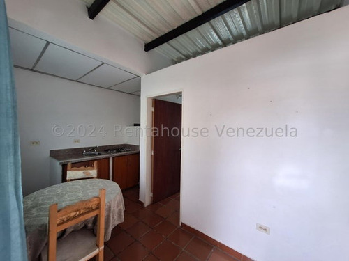 Apartamento Tipo Estudio En Alquiler Santa Rita Av Principal Baño Cocina Estacionamiento Estef 25-13994