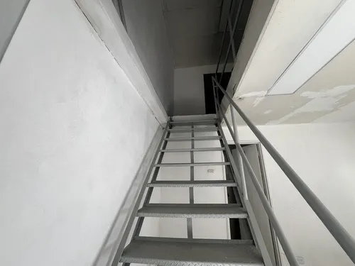 Bodega En Arriendo Ubicada En El Poblado Sector Almacentro (24940).