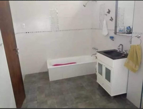 Casa En Venta - 4 Dormitorios 1 Baño 3 Cocheras - 500mts2 - La Matanza