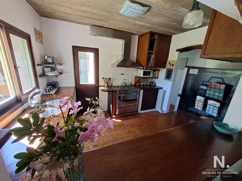 Casa A La Venta De 3 Dormitorios En Punta Del Este Con Un Magnífico Terreno De 1400 Mts2