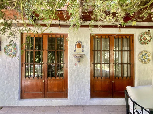 Sitio De 1600 M2, Una Casa Llena De Detalles Y Encanto