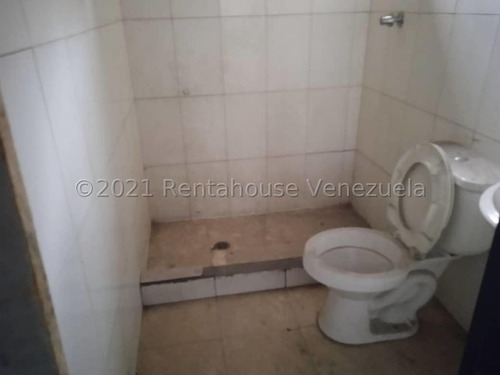 Imagen 2 de 15 de Ramiro E. Ruiz Vende Edificio En El Cementerio Mls #22-11071
