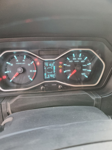 Mahindra Pik-Up D/C 4X2 Base Touch