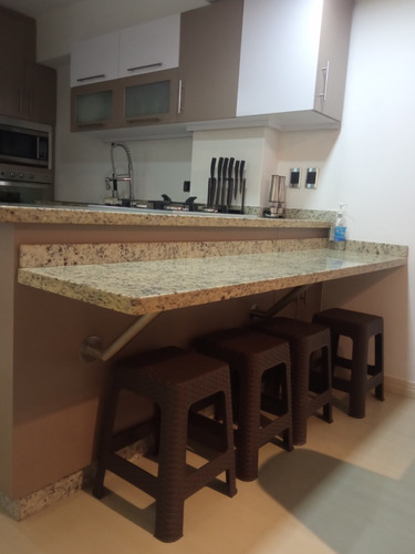 Imagen 6 de 29 de Apartamento En Guatire, La Mejor Zona, Remodelado, Concepto Abierto, Vista Panoramica, Cerca De Terminal De Pasajeros Y Centros Comerciales