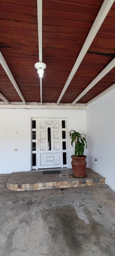 Imagen 4 de 17 de Se Alquila Casa En Tipuro 2, Urb. Villas Plaza Al02-1212st-ecam