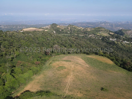 Carlos Colmenarez Vende Terreno En Cubiro, Perfecto Para Ecoturismo, Agricultura O Residencial. El Terreno Cuenta Con Una Extensión De 210.000 M2, Una Fuente De Agua De Pozo Profundo, 2 Tanques De Ag