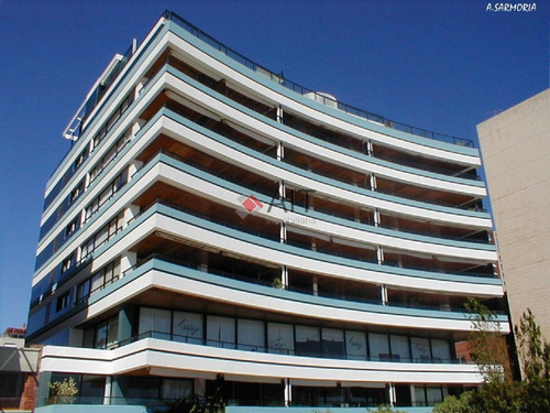 Imagen 27 de 30 de Espectacular 3 Dormitorios Frente Al Puerto De Punta Del Este. Inmejorables Comodidades Y Ubicacion. Consulte.