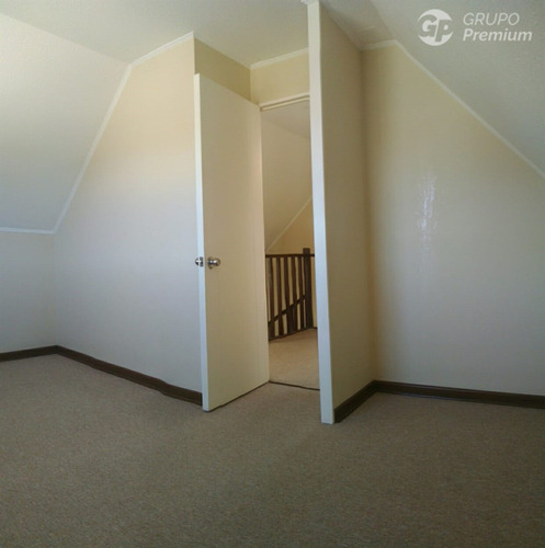 Venta De Casa 3d+2b+patio Escuadron Oriente.coronel,
