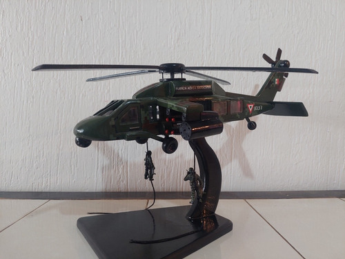 Helicóptero Militar De Madera 