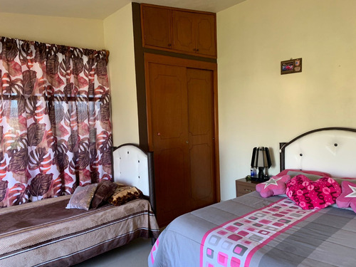 Venta De Casa Colina Ii De Enormes Dimensiones, Bonita Vista Y Todos Los Servicios Muy Cerca De Las Principales Amenidades De Ixtapan De La Sal Edomex