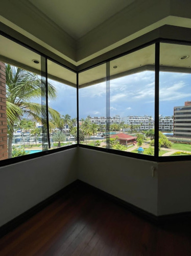 Imagen 11 de 12 de En Venta Espectacular Apartamento En Cr Las Canoas, Lecheria, 353 Mts2. Carmelo Albelo 04128592712