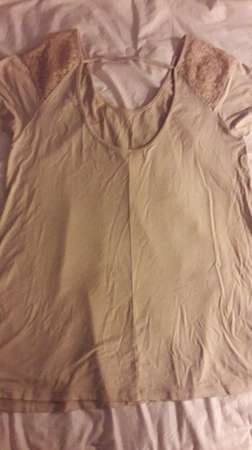 Remeron Sweet Beige Con Detalles De Encaje Talle L