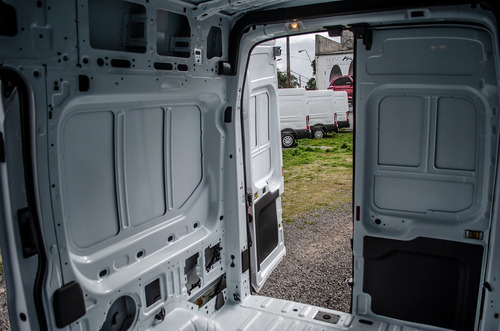 Imagen 5 de 17 de Ford Transit Diesel 2.2l Furgon Medio