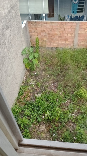 Vendo Sobrado Com 2 Dormitórios Esperando Um Terceiro