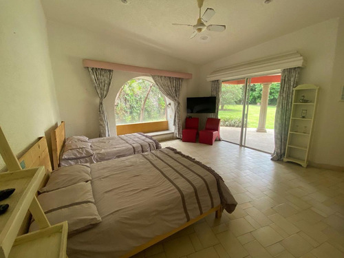 Imagen 5 de 15 de Venta De Casa En Cuernavaca, Exclusiva Zona, 7 Recamaras