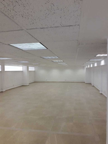 Imagen 3 de 5 de Disponible 166 M2 De Oficinas En Conjunto Con Vigilancia