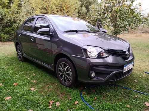 Imagen 4 de 12 de Toyota Etios 2022
