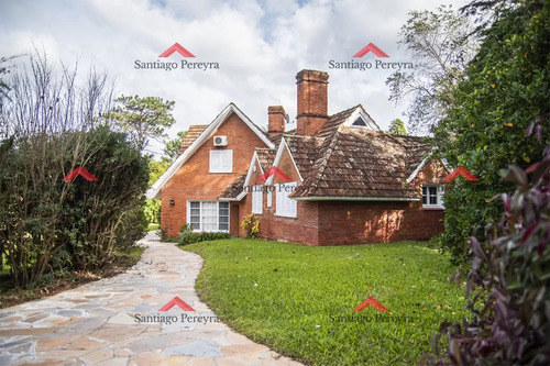 Hermosísima Casa En Golf, Punta Del Este