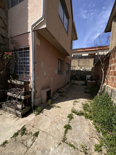 Interesante Casa Para Vivir En Familia