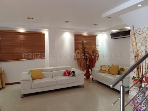 Julio Latouche 23-16997 Townhouse En Venta Mañongo Naguanagua, Hermoso Y Moderno Pozo Y Planta 100%