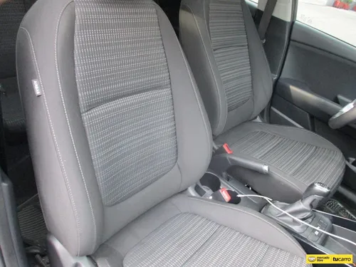 Kia Stonic Zenith Hybrid 4x2 1000cc Mt Aa