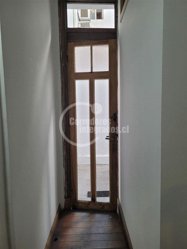 Casa En Venta De 6 Dorm. En Providencia