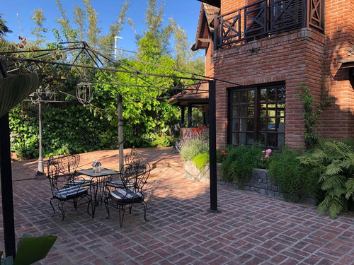 Imagen 2 de 27 de Casa - Barrio Parque Leloir