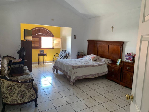 Imagen 4 de 20 de Casa En Venta Muy Grande Y Espaciosa Con Excelente Ubicacion