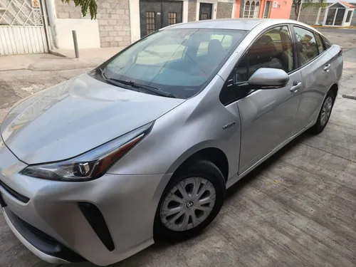 Toyota Prius 1.8 Base Cvt