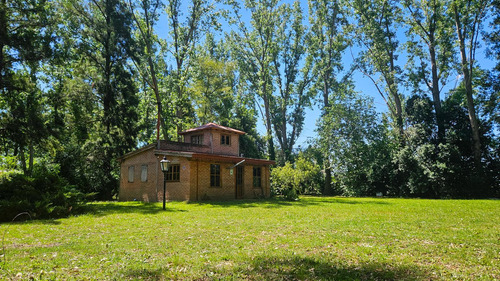 Casa Con Terreno Arbolado En Villa Loguercio