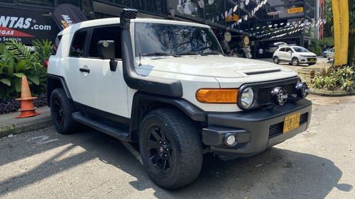 Imagen 3 de 19 de Toyota Fj Cruiser 2019