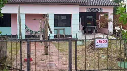 Casa Com 3 Quartos 1 Banheiro E Em Anexo 2 Salas Comerciais 