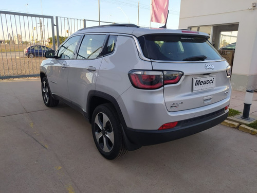Imagen 2 de 10 de Jeep Compass Longitude At9