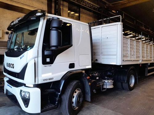 ¡ Solo 12900 Km ! Iveco Tector 170e28 + Acoplado Baco 14,5m