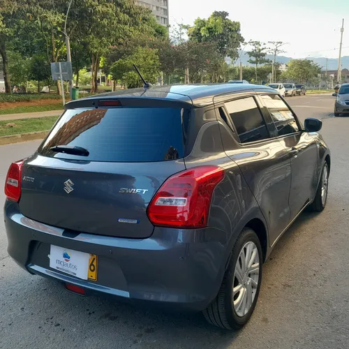 Suzuki Switf Hibrido Mecanico 2022