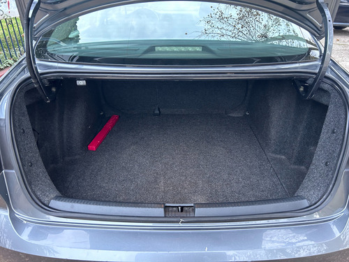 Volkswagen Vento 2.0 Advance 115cv