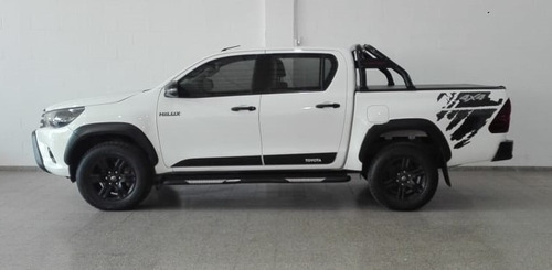 Imagen 10 de 13 de Toyota 2017 Hilux L/16 2.8 Dc 4x4 Tdi Lim At6