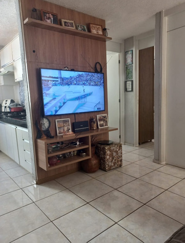 Apt Com 2 Quartos E 1 Banheiro, Sala Cozinha Com Armários Pl