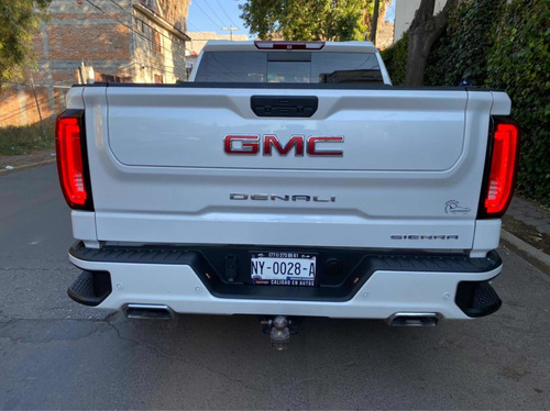 Imagen 6 de 14 de Gmc Sierra 2019 6.2 Denali Dvd At