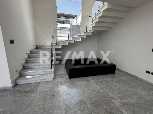 Residencia En Venta En Parque Hidalgo, Lomas De Angelólopolis
