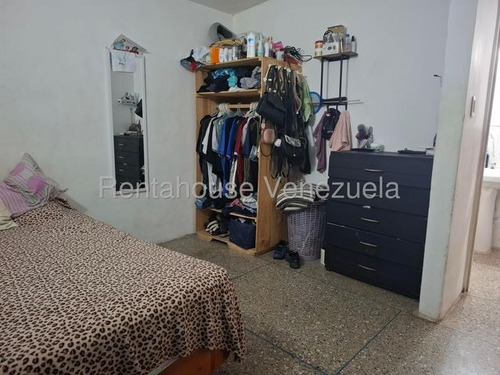 Erika Armeya Vende, Casa En La Urbanizacion La Hacienda De Cabudare. Flex: 25-25012