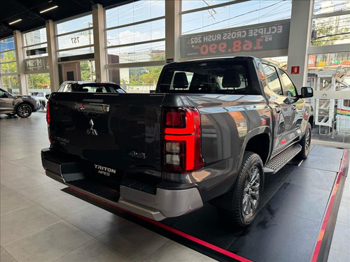 Mitsubishi Triton 2.4 Biturbo cd Hpe-s 4x4