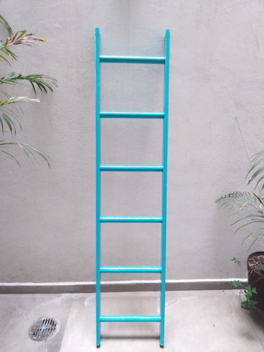 Escalera De Madera 1.8 M (usada) Turquesa (Usado)