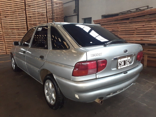Ford Escort 1999 1.8 Ghia