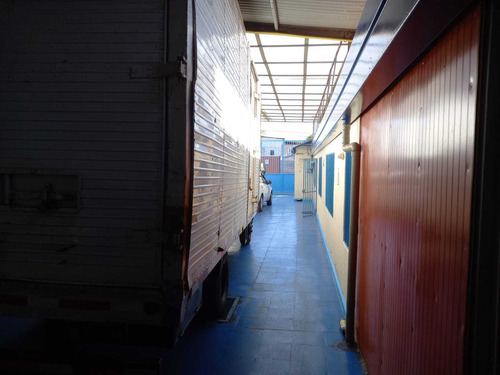 Vendo Propiedad Industrial (84483)