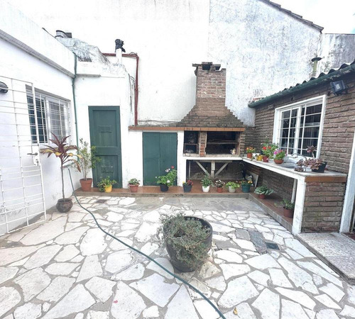 Casa De 3 Ambientes Con Cochera En Venta En Quilmes Centro